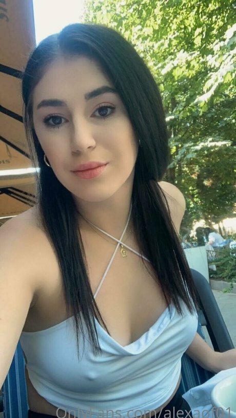 alexaof01 actrice exclusive photo