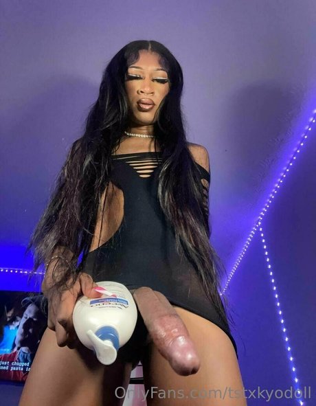 tstxkyodoll star du porno nue photos