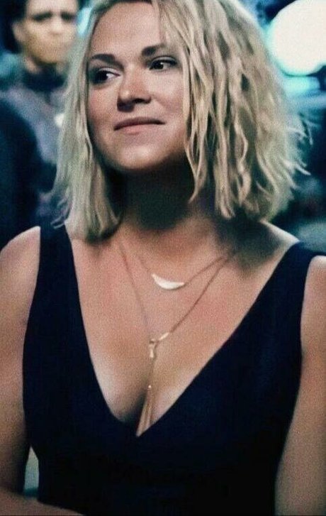 Eliza Taylor modèle photo