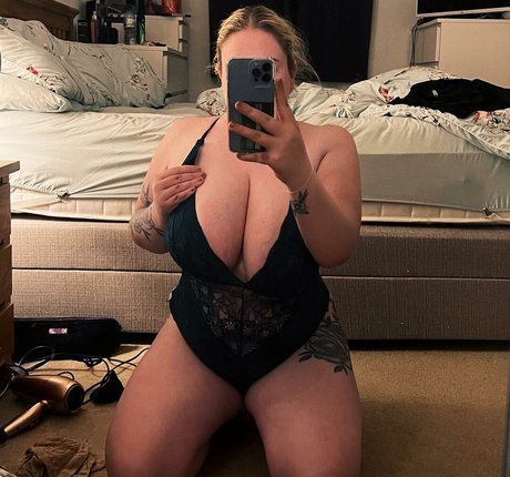 Emily Gillick modèle pornographique archive