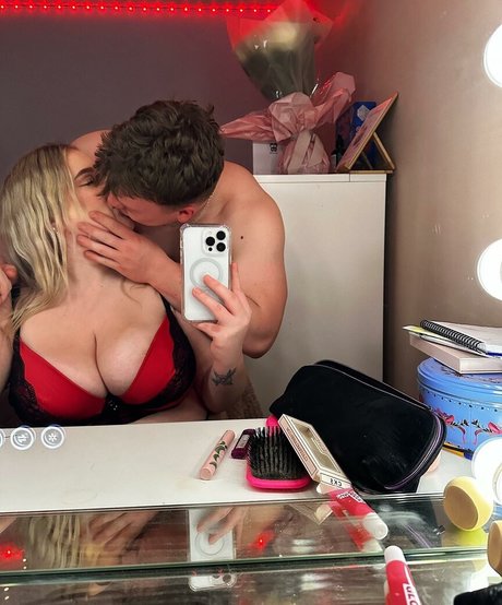 Emily Gillick sexe star du porno galerie