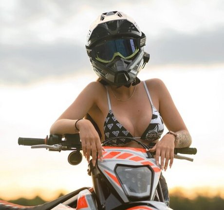 Sumozopfie star du porno chaud photos