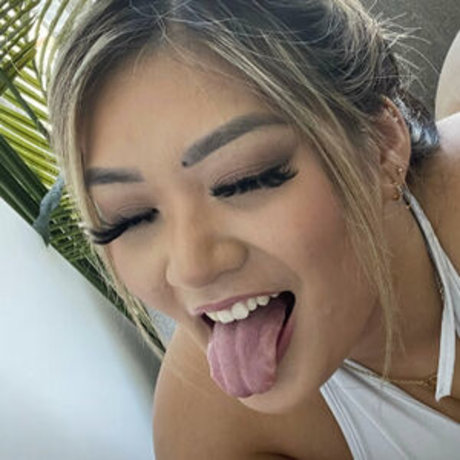 Audrey Trinh sexe star du porno image