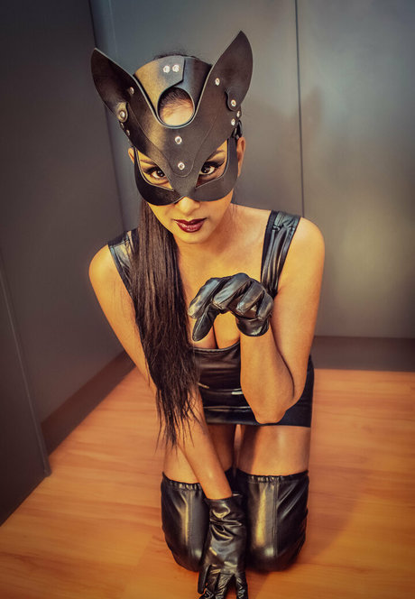 thequeentrish haut modèle photo