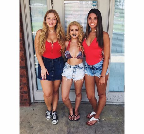 infirmière brune onlyfans nu collection