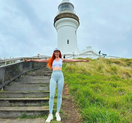 Belinda Vickers actrice sexy photos