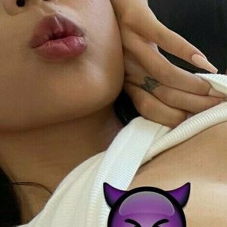 vacances onlyfans haut nu img