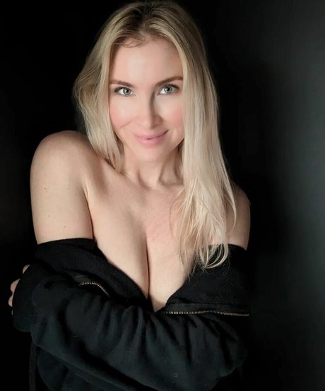 Mallory Moore star du porno gratuite archive