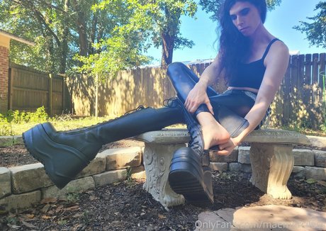 maemerciless modèle sympa galerie