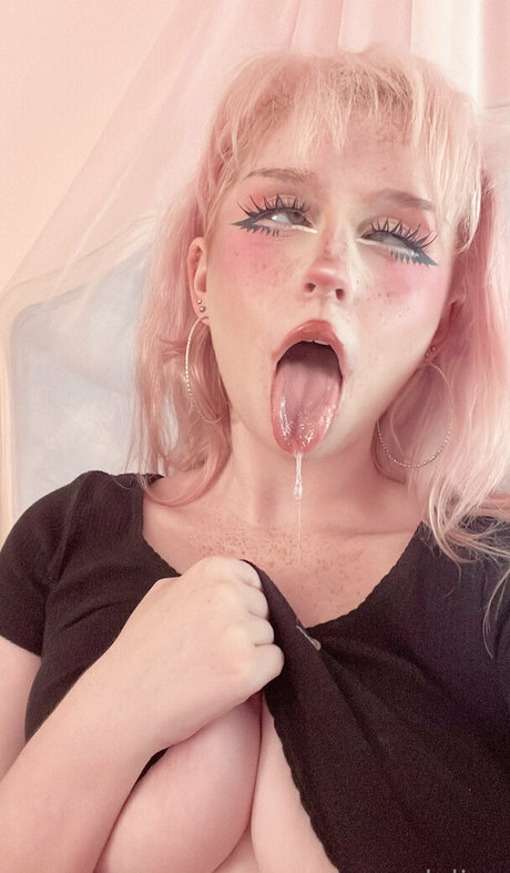 saradeline modèle porno photos