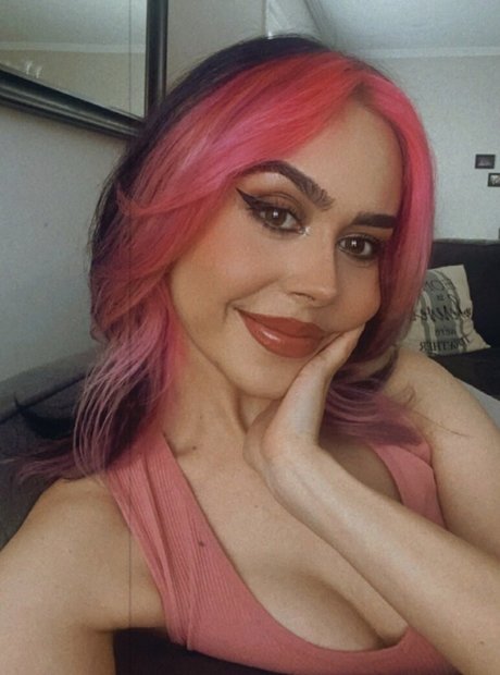 milf aux cheveux noirs onlyfans pornographique nu collection