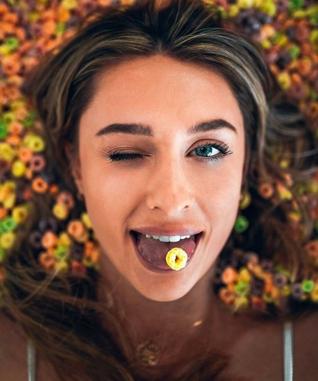 Emma Amelia étoile érotique photos