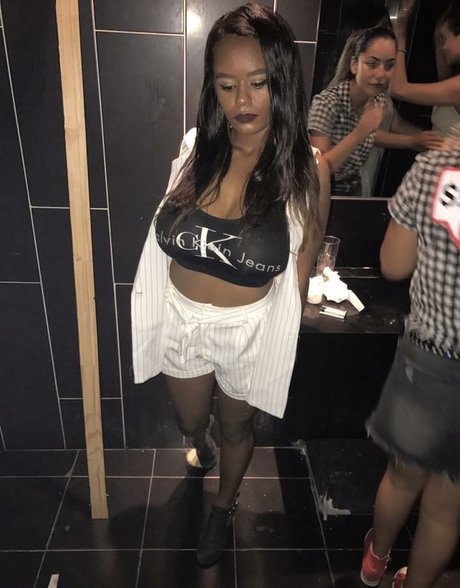 fellation transexuelle onlyfans sexy chaud image