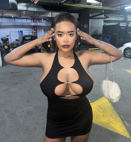 cul écarté onlyfans assez érotique collection