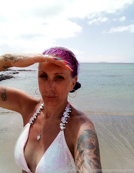 cosplay chatte onlyfans beau haut photo