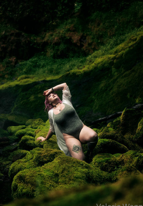 Valerie wagg art modèle img