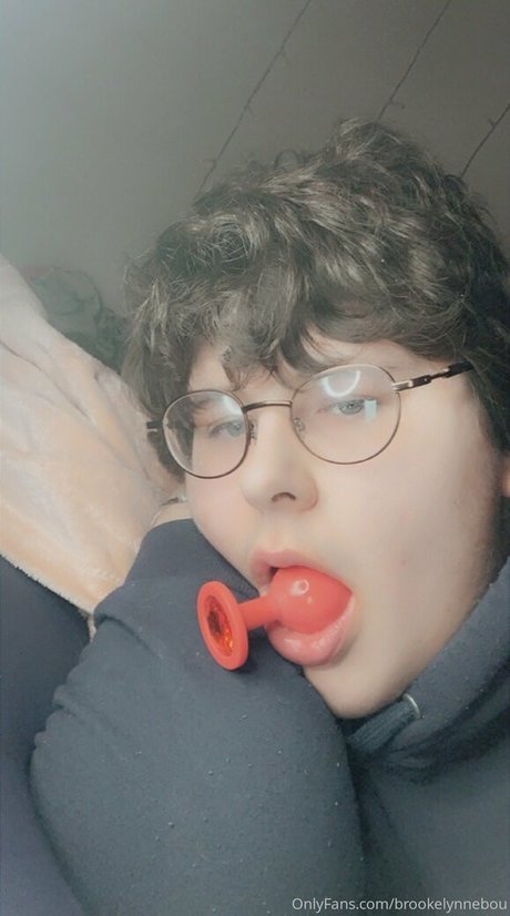 brookelynnebou jolie étoile archive