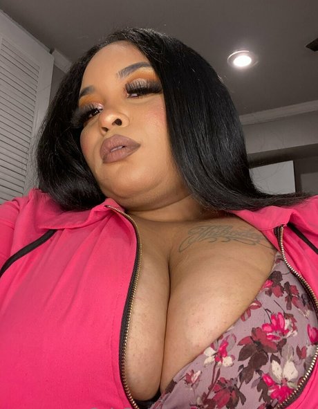 filles célèbres onlyfans art collection