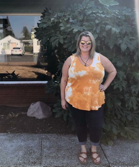 rousse aux gros seins onlyfans nu parfait archive