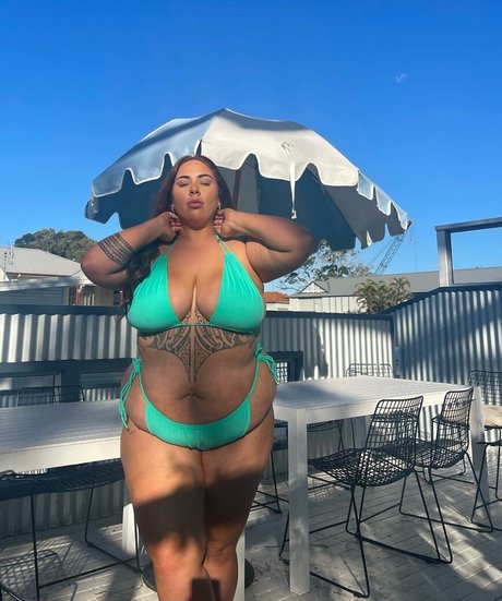 Antonia Waerea Adams mannequin photo