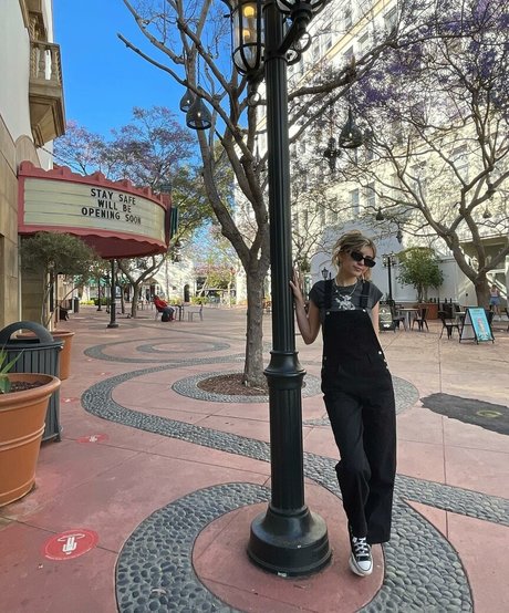 Emiliee Russo star du porno sympa photo