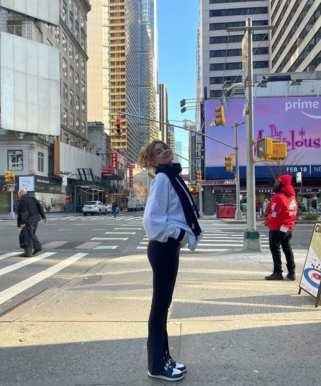 Emiliee Russo étoile de haute qualité photos