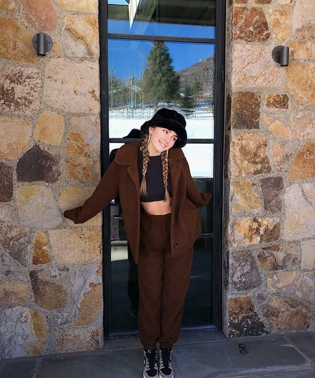 Emiliee Russo star du sexe collection