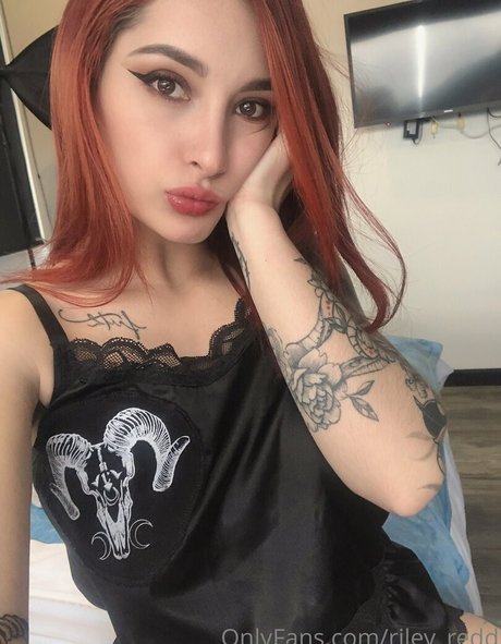 Riley Red modèle porno photos