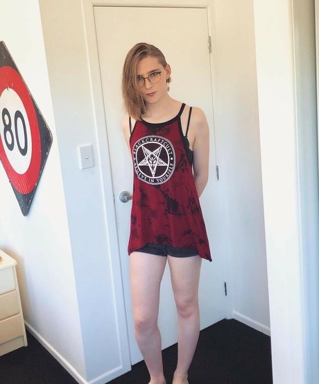 Alice In Wonder1and actrice pornographique images