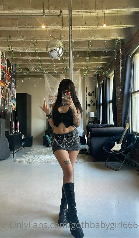 gothbabygirl666 modèle pornographique collection