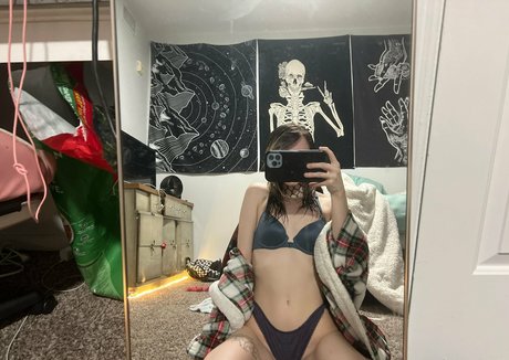 chatte giclante onlyfans gratuit belle collection