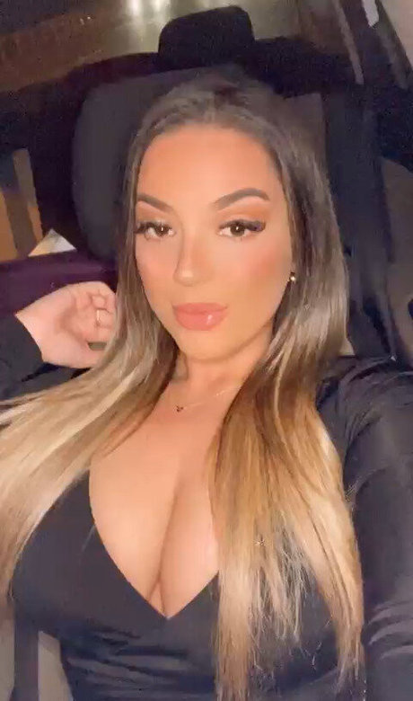 gros seins branlette espagnole onlyfans belle sexy des photos