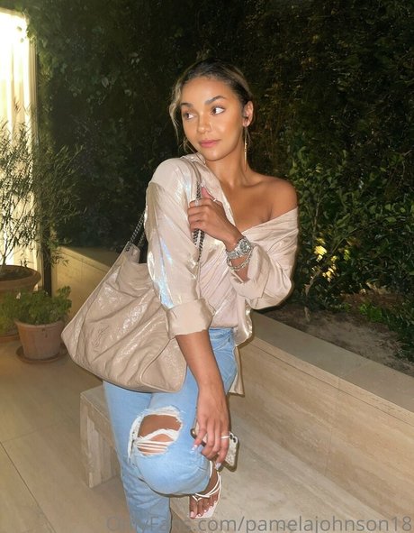 pamelajohnson18 étoile chaude archive
