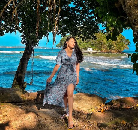 Nimesha Jayarathne actrice pornographique photo