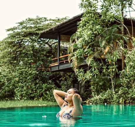 Nimesha Jayarathne étoile xxx images