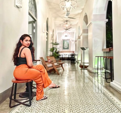 Nimesha Jayarathne modèle gratuit photos