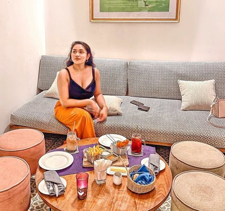 Nimesha Jayarathne actrice de nus image