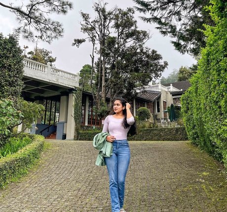 Nimesha Jayarathne art étoile des photos