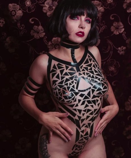 Vic Dagata actrice érotique galeries