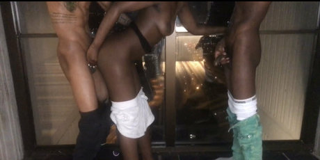 thedejababe modèle joli des photos