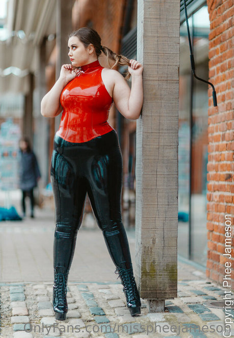 pom-pom girl asiatique onlyfans art exclusif images