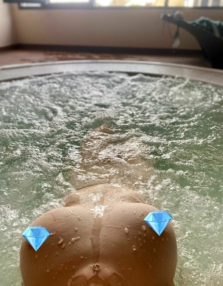 blonde aux gros seins onlyfans libre nu galerie