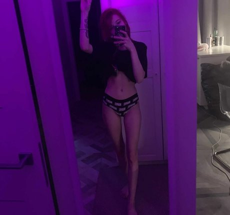 Lorinefairy actrice adulte photos