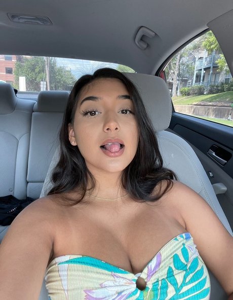 Chloe Medina modèle magnifique galeries