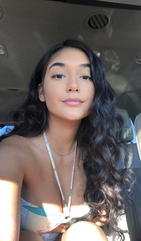 Chloe Medina étoile sympa galeries