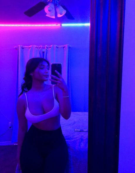 Chloe Medina star du porno érotique photos