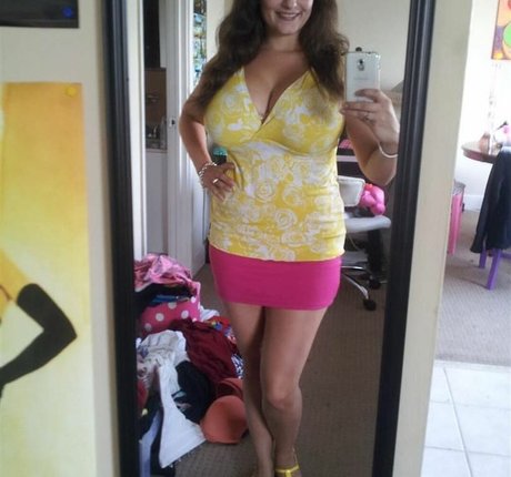 Avery Harwood star du porno adulte img