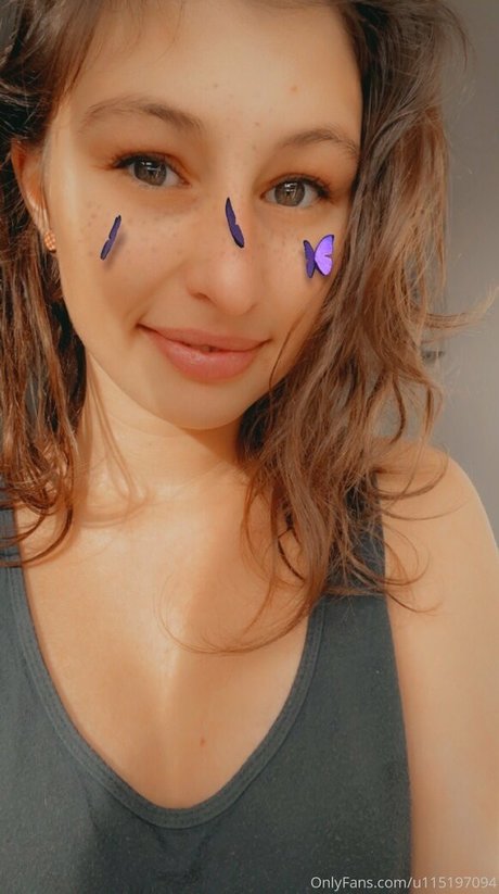 infirmière brune onlyfans bel art photos