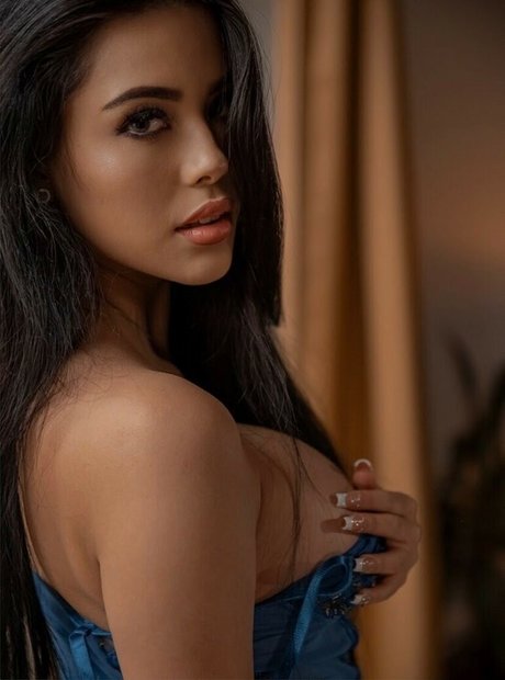 mia paulina modèle chaud galerie