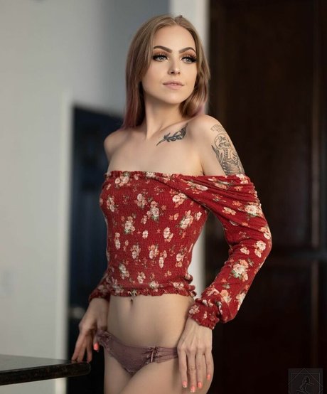 Officialbubblybrooke art de star du porno photos